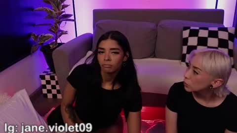 Violet online show from December 2, 2025, 12:27 am