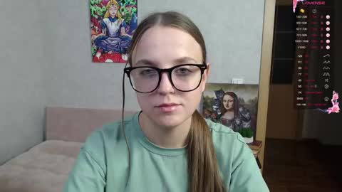 Violet online show from September 26, 2025, 6:01 pm