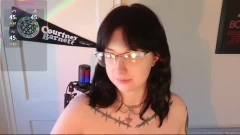 Snapshot of violetwinter666 chatting on March 7, 2025, 3:07 pm Violet Winter  indie sleaze goth girl next door online show from March 7, 2025, 3:07 pm