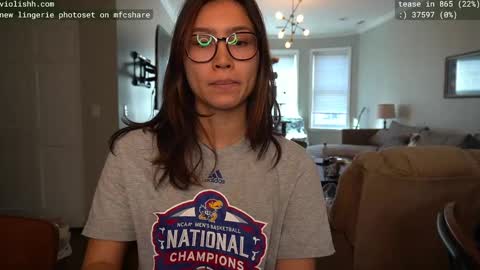 Snapshot of violishh chatting on February 20, 2025, 7:19 pm follow me on twitter violishh and ig violishh online show from February 20, 2025, 7:19 pm