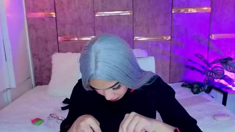 Snapshot of viollettebylyly chatting on October 8, 2025, 12:14 pm viollettebylyly online show from October 8, 2025, 12:14 pm