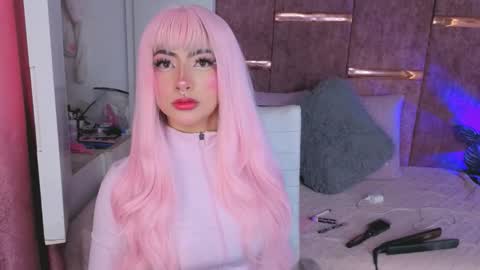 Snapshot of viollettebylyly chatting on December 15, 2025, 12:53 pm viollettebylyly online show from December 15, 2025, 12:53 pm