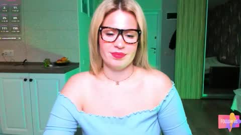 Snapshot of vip_juicy chatting on November 5, 2025, 3:56 pm VelvettTime online show from November 5, 2025, 3:56 pm