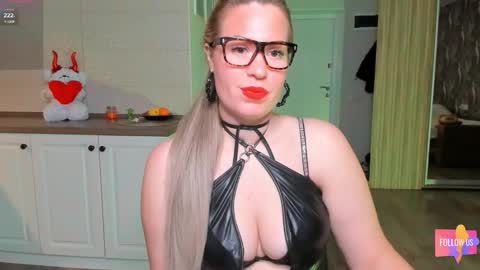 Snapshot of vip_juicy chatting on November 10, 2025, 10:36 am VelvettTime online show from November 10, 2025, 10:36 am