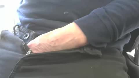 Snapshot of vipercopperhead88 chatting on February 17, 2025, 4:37 pm vipercopperhead88 online show from February 17, 2025, 4:37 pm