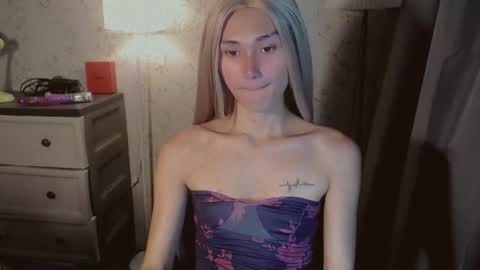 Pearl online show from November 17, 2025, 2:50 am