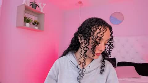 Snapshot of vivi_gh1 chatting on November 2, 2025, 3:42 am Vivi online show from November 2, 2025, 3:42 am