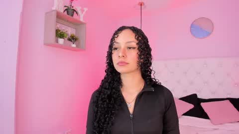 Snapshot of vivi_gh1 chatting on November 5, 2025, 3:28 am Vivi online show from November 5, 2025, 3:28 am