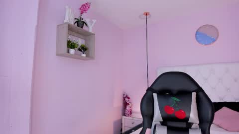 Snapshot of vivi_gh1 chatting on November 9, 2025, 3:27 am Vivi online show from November 9, 2025, 3:27 am