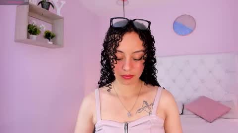 Snapshot of vivi_gh1 chatting on December 4, 2025, 3:38 am Vivi online show from December 4, 2025, 3:38 am