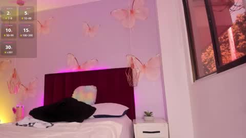 Snapshot of vivi_prinncess chatting on September 13, 2025, 8:41 pm Viviana online show from September 13, 2025, 8:41 pm