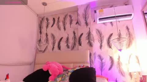 Snapshot of vivi_prinncess chatting on October 10, 2025, 2:10 am Viviana online show from October 10, 2025, 2:10 am