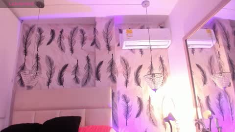 Snapshot of vivi_prinncess chatting on October 17, 2025, 11:18 pm Viviana online show from October 17, 2025, 11:18 pm