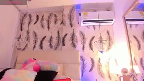 Snapshot of vivi_prinncess chatting on October 25, 2025, 10:48 pm Viviana online show from October 25, 2025, 10:48 pm