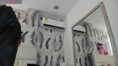 Snapshot of vivi_prinncess chatting on October 26, 2025, 2:01 pm Viviana online show from October 26, 2025, 2:01 pm