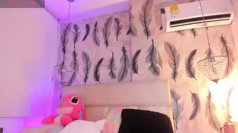 Snapshot of vivi_prinncess chatting on November 17, 2025, 11:54 pm Viviana online show from November 17, 2025, 11:54 pm