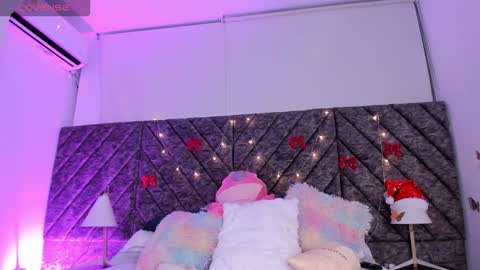 Snapshot of vivi_prinncess chatting on December 3, 2025, 1:46 am Viviana online show from December 3, 2025, 1:46 am