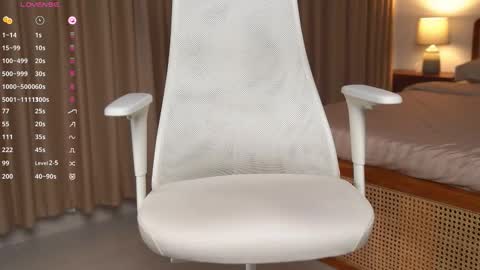 Snapshot of vivian_cb chatting on February 14, 2025, 11:10 am Vivian online show from February 14, 2025, 11:10 am