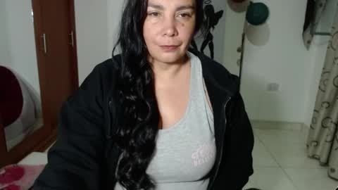 vivian_milf_paint online show from September 26, 2025, 3:32 am