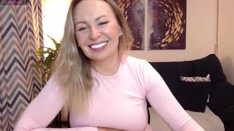 Snapshot of vivian_soul chatting on November 7, 2025, 4:51 pm Vivian online show from November 7, 2025, 4:51 pm