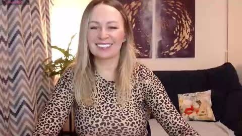 Snapshot of vivian_soul chatting on November 20, 2025, 5:12 pm Vivian online show from November 20, 2025, 5:12 pm