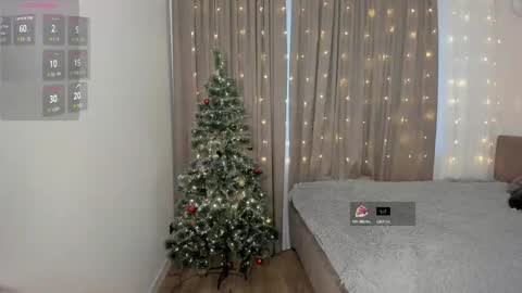 viviannayt online show from December 15, 2025, 12:20 pm