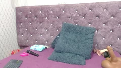 VivianRose online show from January 28, 2025, 2:43 am