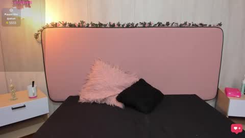 Vivian online show from September 22, 2025, 11:56 am