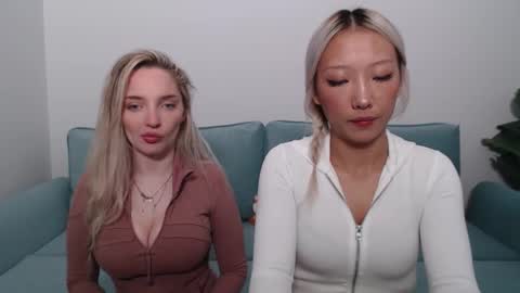 vivianwinters online show from November 21, 2025, 7:45 pm