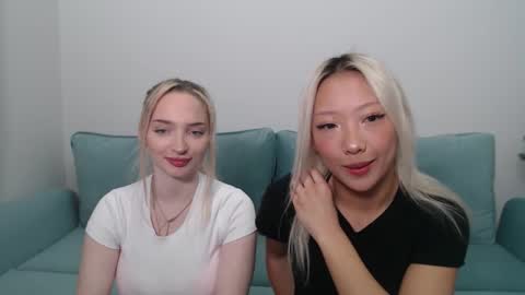 vivianwinters online show from November 25, 2025, 9:15 pm