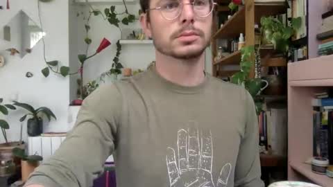 Viv online show from March 12, 2025, 9:34 am