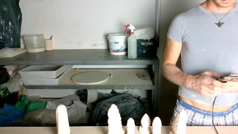 Viv online show from September 19, 2025, 8:31 pm