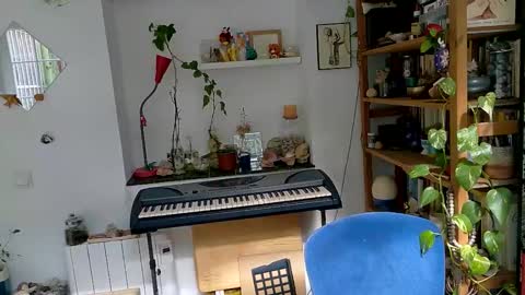 Viv online show from October 20, 2025, 12:38 pm