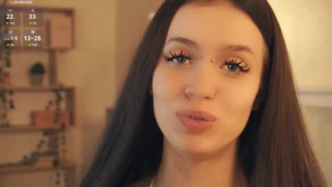 Nelly and Mari online show from October 6, 2025, 7:39 am