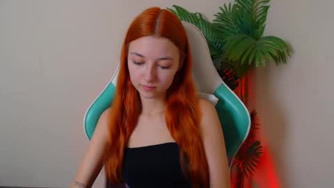 Snapshot of vivien_leight chatting on November 7, 2025, 7:25 pm Vivien online show from November 7, 2025, 7:25 pm