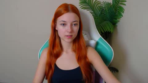 Snapshot of vivien_leight chatting on November 12, 2025, 6:30 pm Vivien online show from November 12, 2025, 6:30 pm