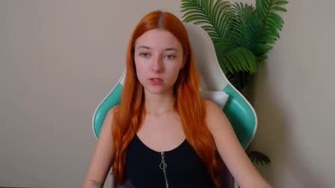 Snapshot of vivien_leight chatting on November 18, 2025, 7:07 pm Vivien online show from November 18, 2025, 7:07 pm