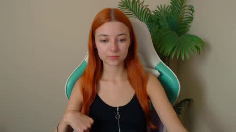 Snapshot of vivien_leight chatting on November 22, 2025, 8:19 pm Vivien online show from November 22, 2025, 8:19 pm