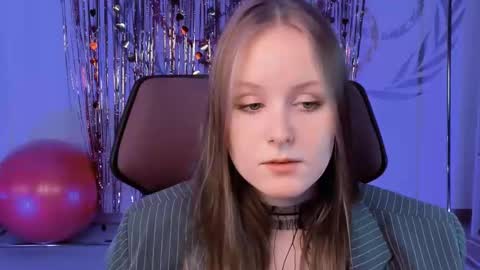 Vivien online show from February 16, 2025, 6:21 pm