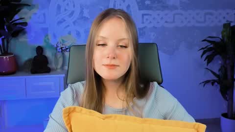 Vivien online show from March 1, 2025, 3:16 pm