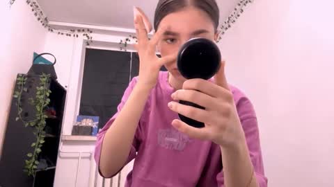 Vivi online show from October 27, 2025, 12:09 pm