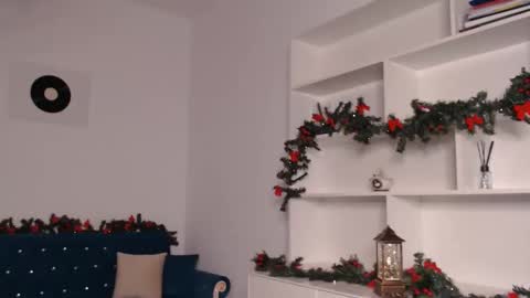Snapshot of vivienneclement chatting on December 4, 2024, 6:39 pm Vivienne online show from December 4, 2024, 6:39 pm