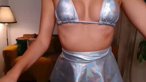 Snapshot of vivienneclement chatting on September 11, 2025, 4:40 pm Vivienne online show from September 11, 2025, 4:40 pm
