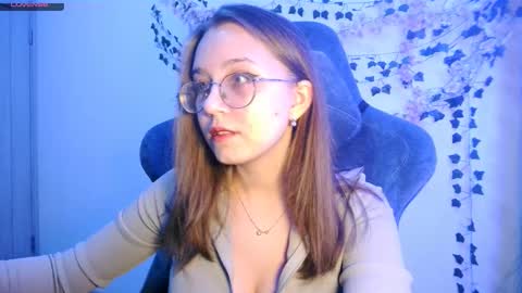 Snapshot of vivivivikkie chatting on October 5, 2025, 8:29 pm vivivivikkie online show from October 5, 2025, 8:29 pm