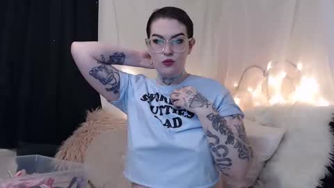 Snapshot of vixinvvitch chatting on January 17, 2025, 4:36 pm VIXIN online show from January 17, 2025, 4:36 pm