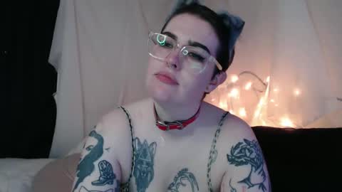 Snapshot of vixinvvitch chatting on January 24, 2025, 7:18 pm VIXIN online show from January 24, 2025, 7:18 pm