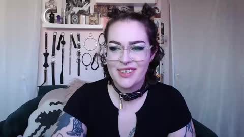 Snapshot of vixinvvitch chatting on October 4, 2025, 7:45 pm VIXIN online show from October 4, 2025, 7:45 pm