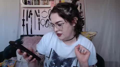 Snapshot of vixinvvitch chatting on October 11, 2025, 7:45 pm VIXIN online show from October 11, 2025, 7:45 pm
