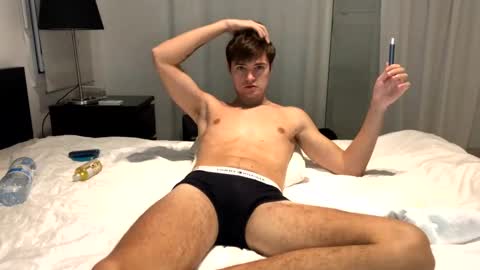 Snapshot of vouvoucouple chatting on February 5, 2025, 6:37 pm Tim online show from February 5, 2025, 6:37 pm