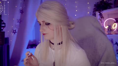 Snapshot of vronnier chatting on September 13, 2025, 7:13 pm vronnier online show from September 13, 2025, 7:13 pm